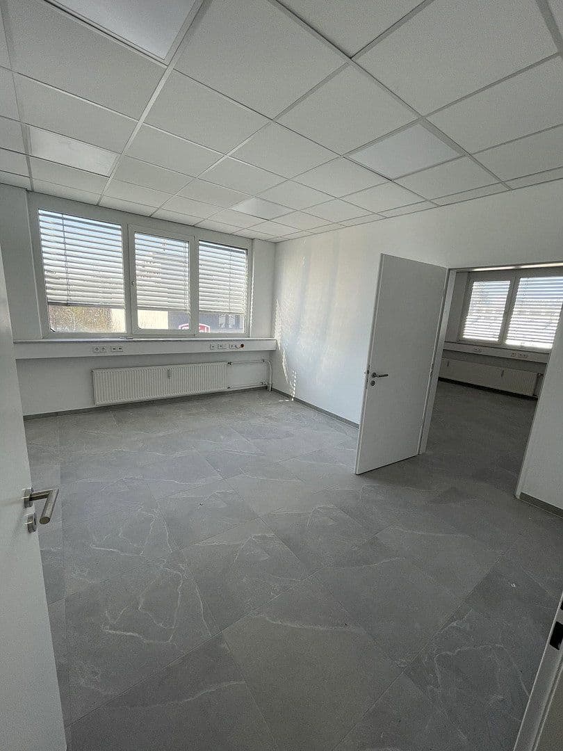 Pronájem kanceláře 395 m², Englmannstraße 2, München, Bavorsko Pronájem kanceláře 395 m², Englmannstraße 2, München, Bavorsko