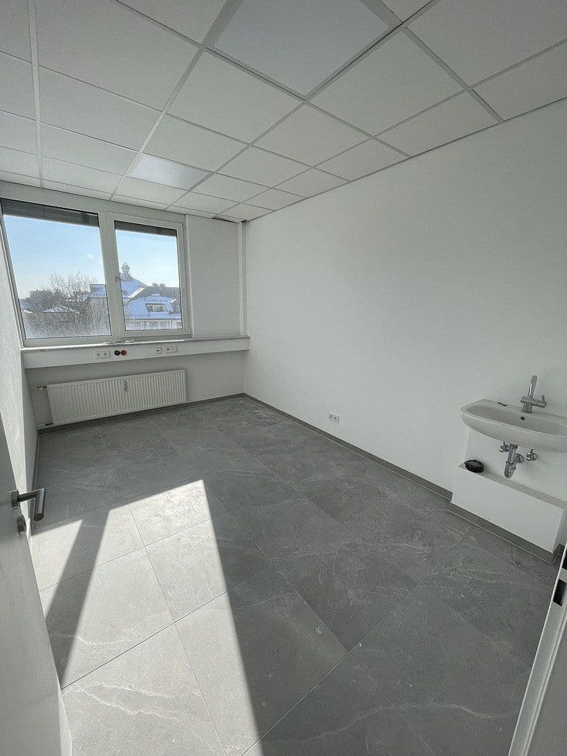 Pronájem kanceláře 395 m², Englmannstraße 2, München, Bavorsko Pronájem kanceláře 395 m², Englmannstraße 2, München, Bavorsko