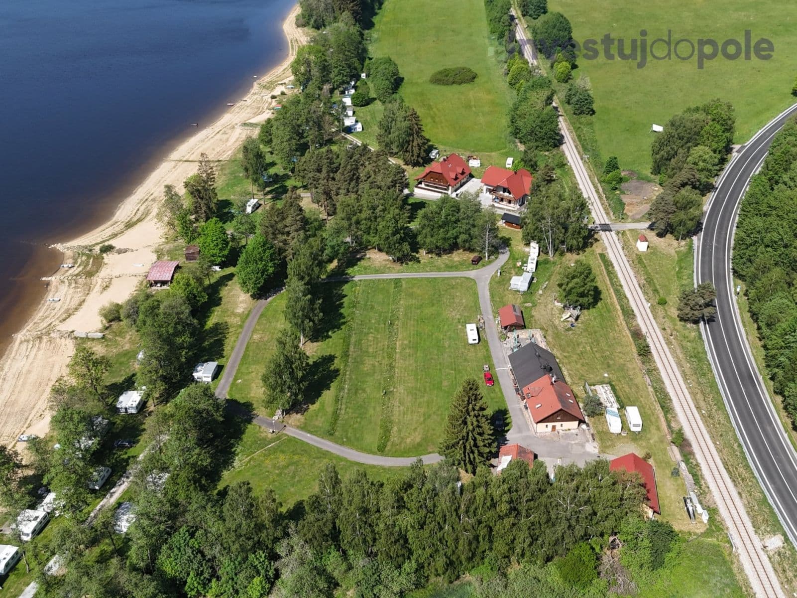 Prodej pozemku 15.988 m², Horní Planá, Jihočeský kraj Prodej pozemku 15.988 m², Horní Planá, Jihočeský kraj
