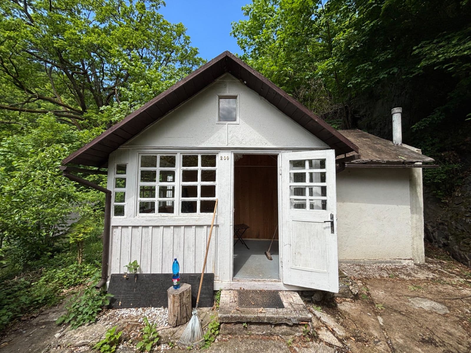 Prodej chaty, chalupy 29 m², pozemek 60 m², Jílové u Prahy, Středočeský kraj Prodej chaty, chalupy 29 m², pozemek 60 m², Jílové u Prahy, Středočeský kraj