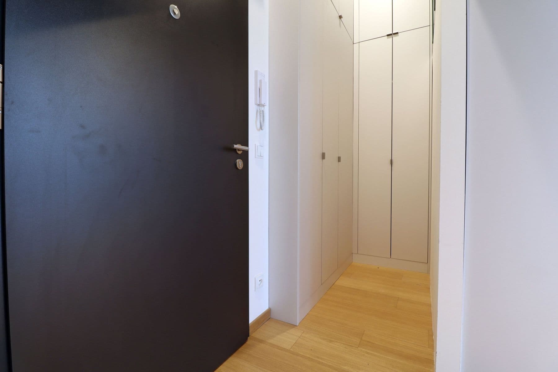 Pronájem bytu 1+kk 45 m², V háji, Praha, Praha Pronájem bytu 1+kk 45 m², V háji, Praha, Praha