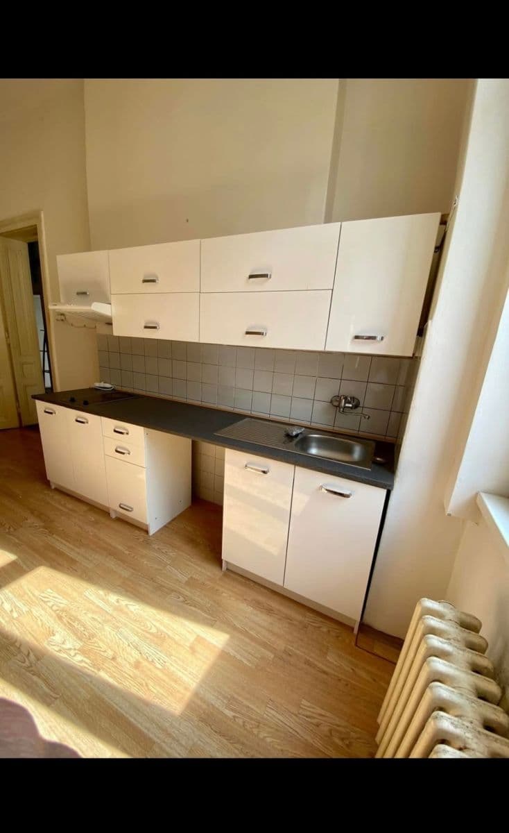 Pronájem bytu 3+1 94 m², Západní, Karlovy Vary, Karlovarský kraj Pronájem bytu 3+1 94 m², Západní, Karlovy Vary, Karlovarský kraj