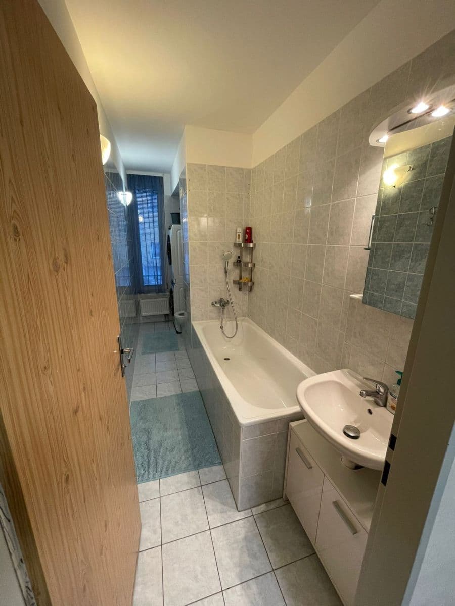 Prodej bytu 2+kk 47 m², Kostomlatská, Praha, Praha Prodej bytu 2+kk 47 m², Kostomlatská, Praha, Praha