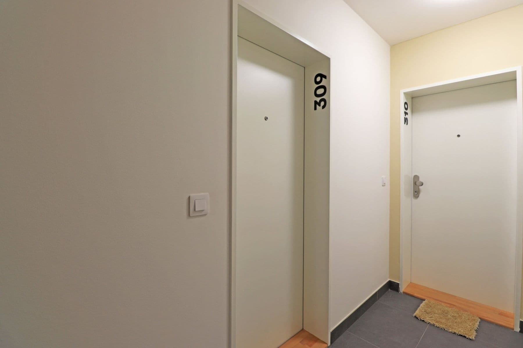 Pronájem bytu 1+kk 22 m², V Kněžívce, Tuchoměřice, Středočeský kraj Pronájem bytu 1+kk 22 m², V Kněžívce, Tuchoměřice, Středočeský kraj