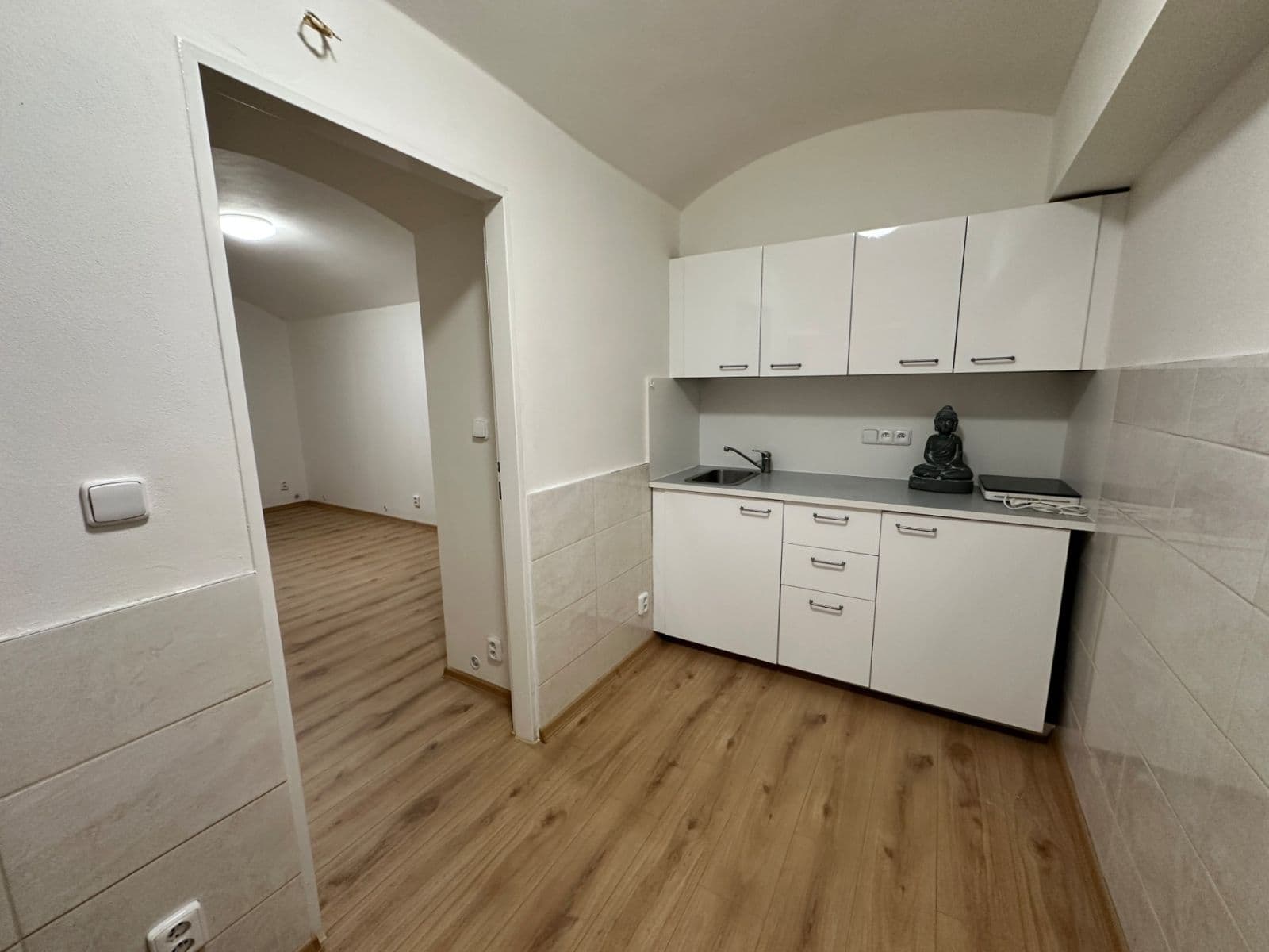 Prodej bytu 1+kk 33 m², Korunní, Praha, Praha Prodej bytu 1+kk 33 m², Korunní, Praha, Praha