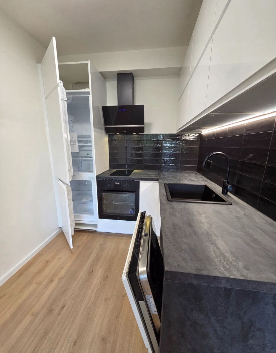 Prodej bytu 2+kk 42 m², Novodvorská, Praha, Praha Prodej bytu 2+kk 42 m², Novodvorská, Praha, Praha