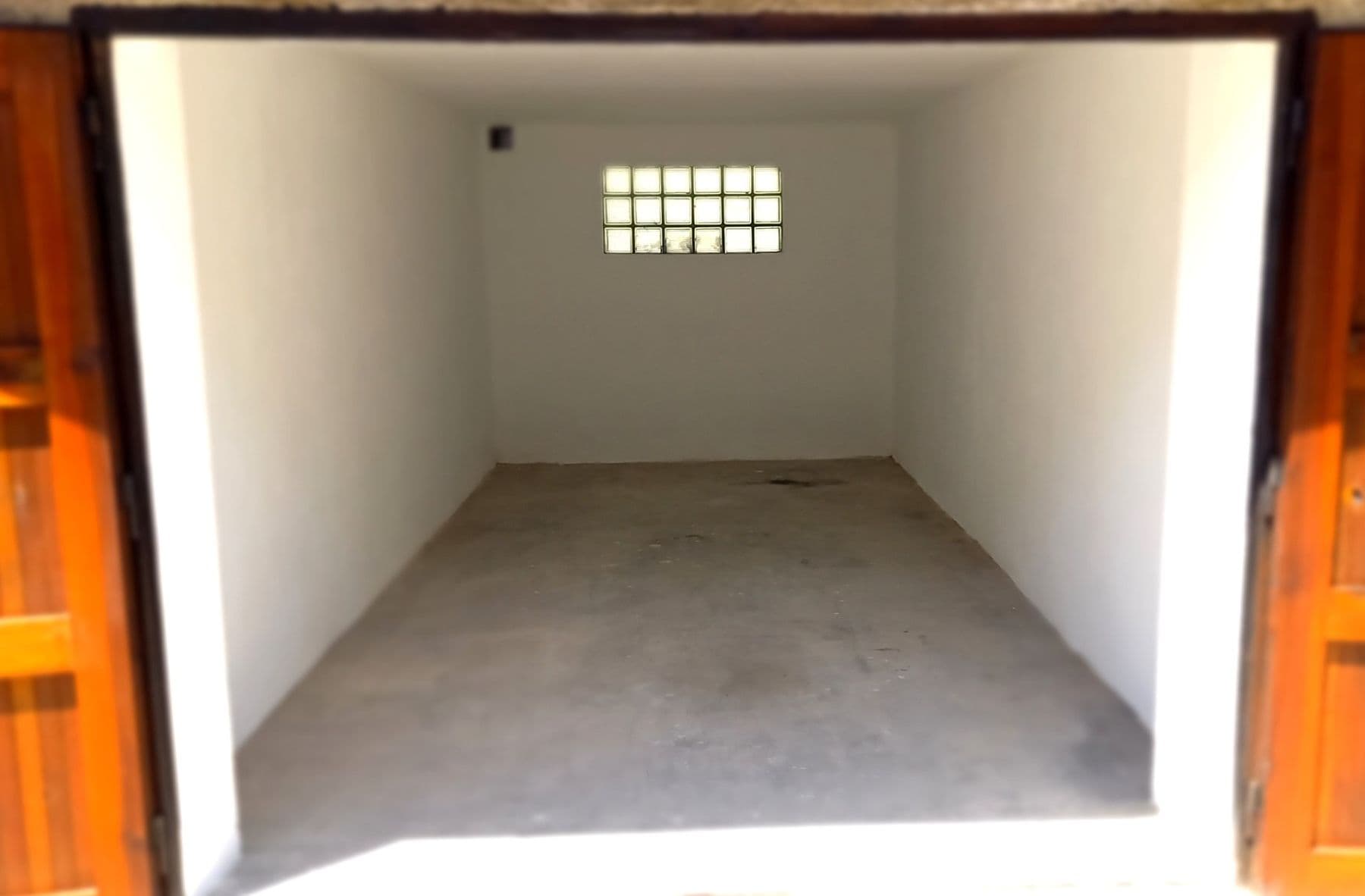 Pronájem garáže 17 m², Benešov, Středočeský kraj Pronájem garáže 17 m², Benešov, Středočeský kraj