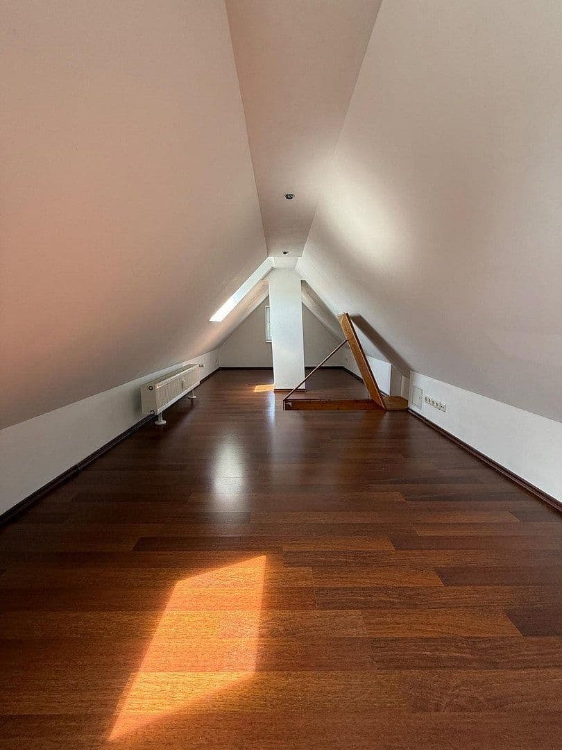 Pronájem bytu 2+kk 60 m², Frankfurt am Main, Hessen Pronájem bytu 2+kk 60 m², Frankfurt am Main, Hessen