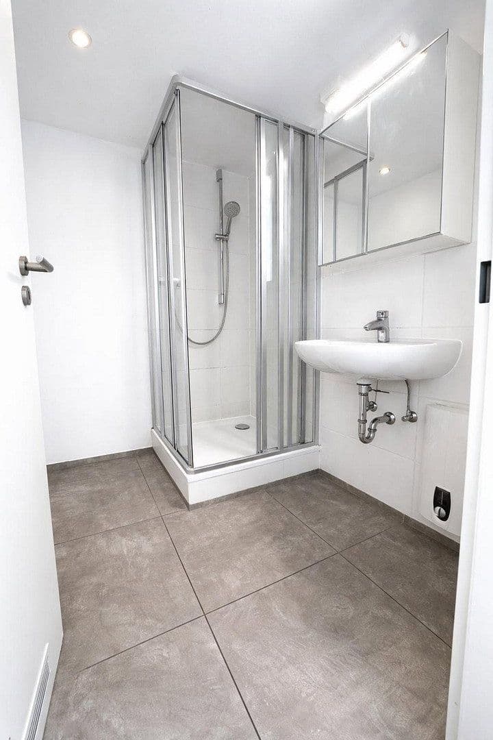 Prodej bytu 2+1 70 m², Düsseldorf, Severní Porýní-Vestfálsko Prodej bytu 2+1 70 m², Düsseldorf, Severní Porýní-Vestfálsko