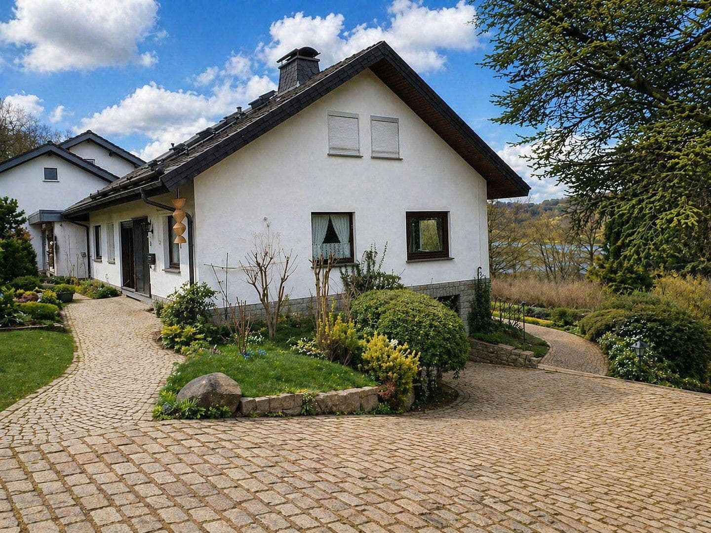 Prodej domu 180 m², pozemek 2.380 m², Bad Berleburg, Severní Porýní-Vestfálsko Prodej domu 180 m², pozemek 2.380 m², Bad Berleburg, Severní Porýní-Vestfálsko