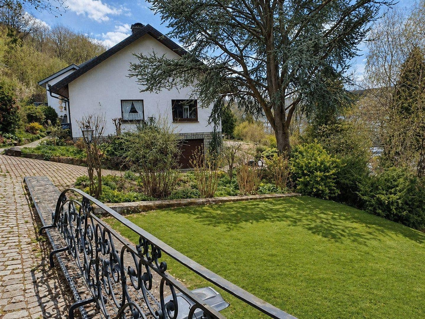 Prodej domu 180 m², pozemek 2.380 m², Bad Berleburg, Severní Porýní-Vestfálsko Prodej domu 180 m², pozemek 2.380 m², Bad Berleburg, Severní Porýní-Vestfálsko