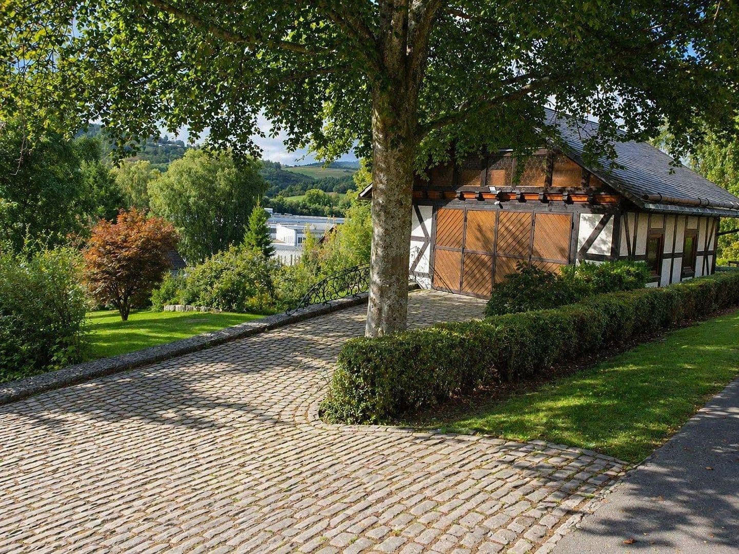 Prodej domu 180 m², pozemek 2.380 m², Bad Berleburg, Severní Porýní-Vestfálsko Prodej domu 180 m², pozemek 2.380 m², Bad Berleburg, Severní Porýní-Vestfálsko