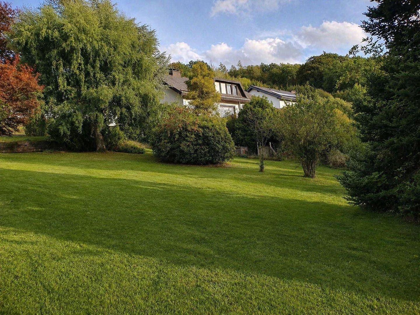 Prodej domu 180 m², pozemek 2.380 m², Bad Berleburg, Severní Porýní-Vestfálsko Prodej domu 180 m², pozemek 2.380 m², Bad Berleburg, Severní Porýní-Vestfálsko