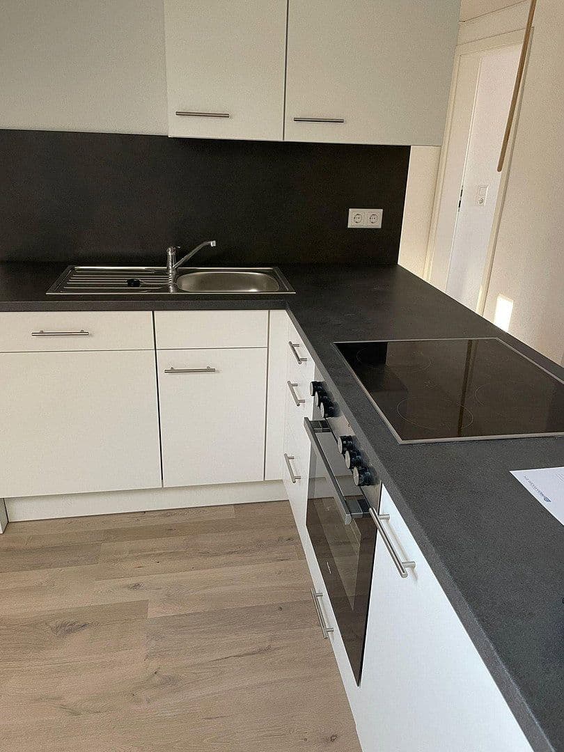 Pronájem bytu 3+1 74 m², Friedrichstraße 24/1, Villingen-Schwenningen, Bádensko-Württembersko Pronájem bytu 3+1 74 m², Friedrichstraße 24/1, Villingen-Schwenningen, Bádensko-Württembersko
