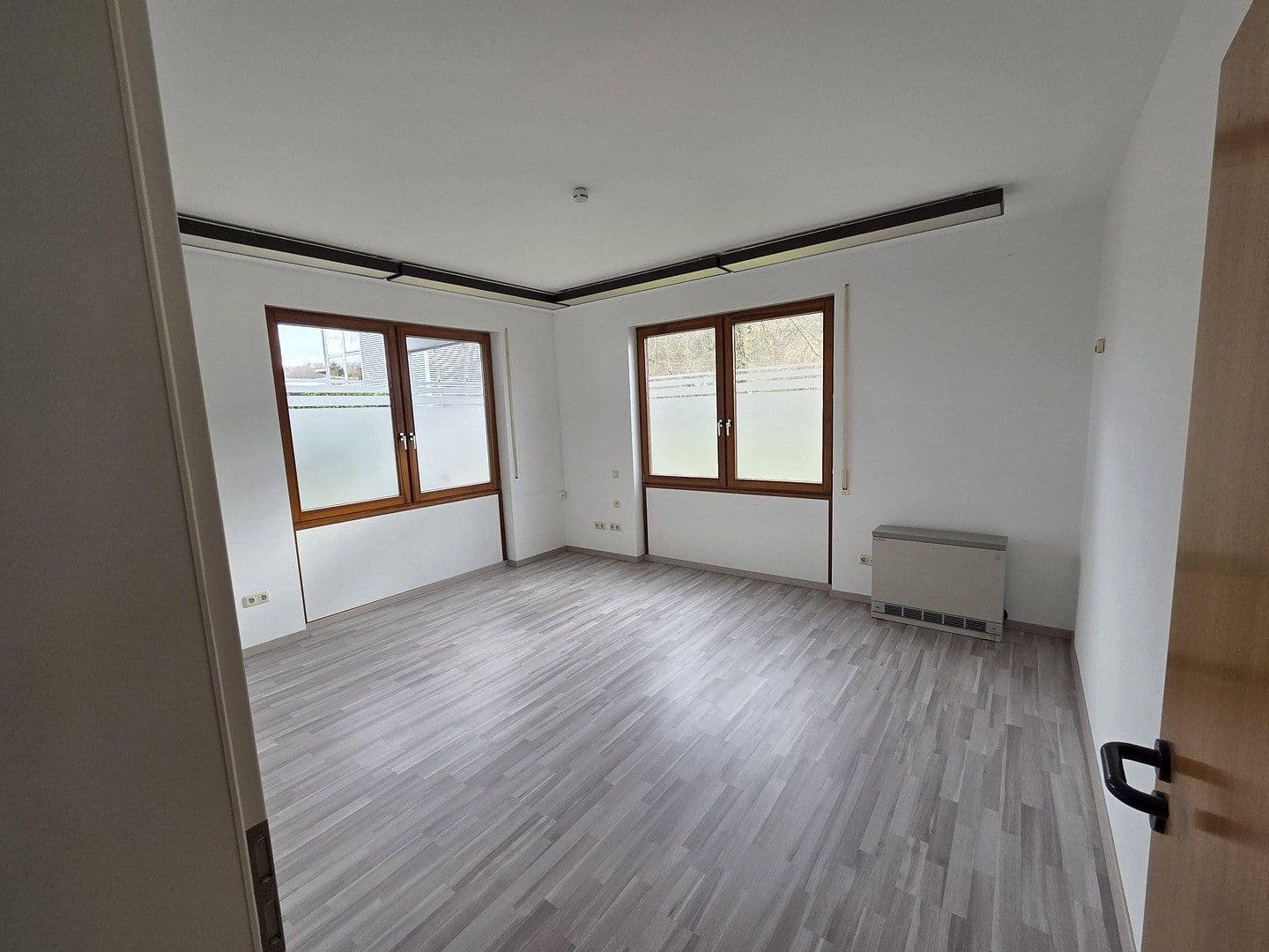 Pronájem kanceláře 100 m², Kilianstädter Straße 36, Schöneck, Hessen Pronájem kanceláře 100 m², Kilianstädter Straße 36, Schöneck, Hessen