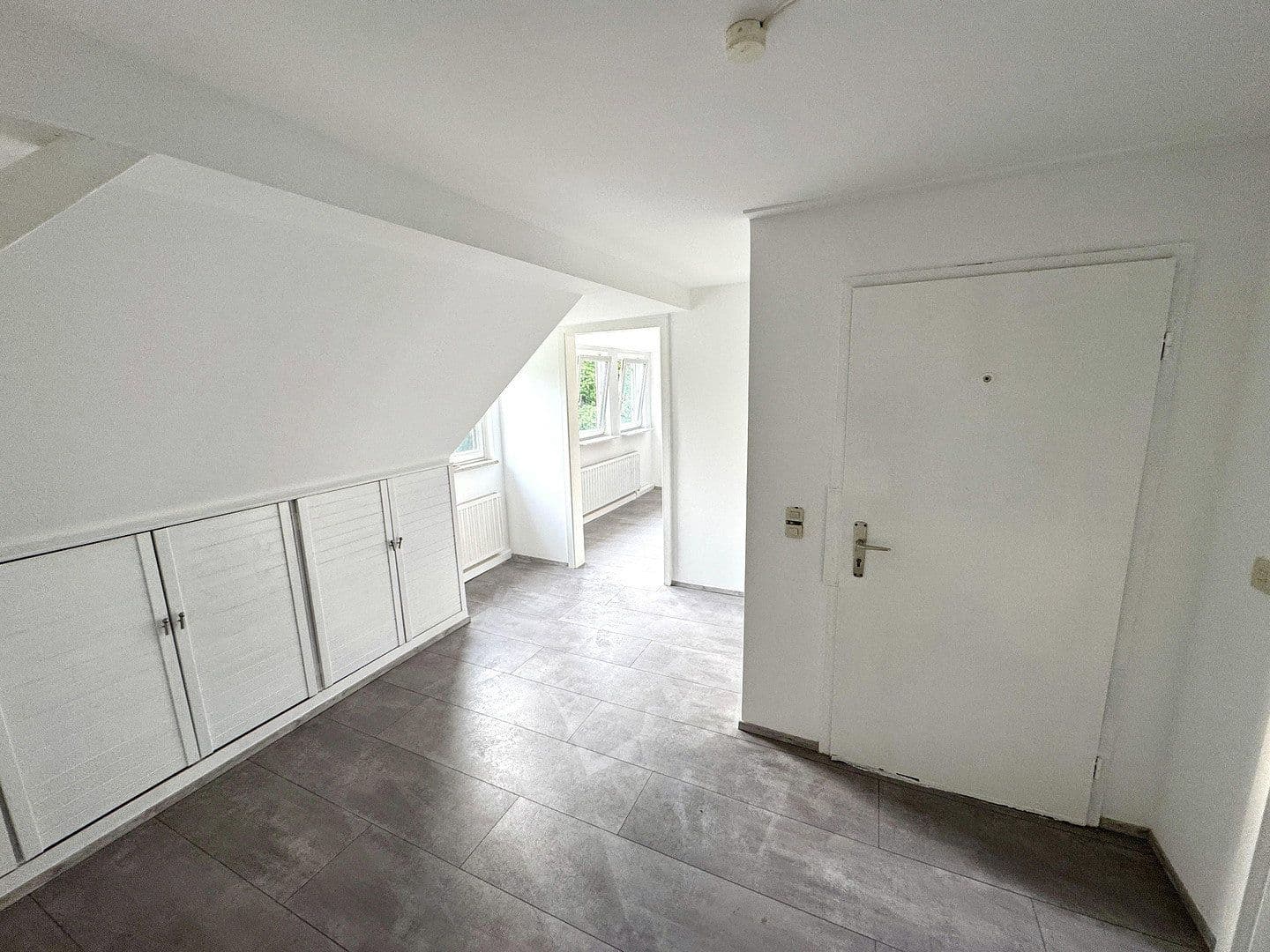 Pronájem bytu 3+1 79 m², Wuppertal Cronenberg, Severní Porýní-Vestfálsko Pronájem bytu 3+1 79 m², Wuppertal Cronenberg, Severní Porýní-Vestfálsko