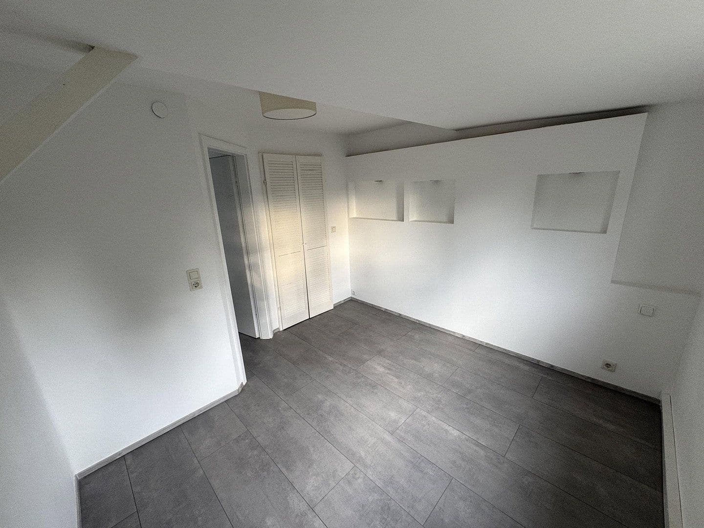 Pronájem bytu 3+1 79 m², Wuppertal Cronenberg, Severní Porýní-Vestfálsko Pronájem bytu 3+1 79 m², Wuppertal Cronenberg, Severní Porýní-Vestfálsko