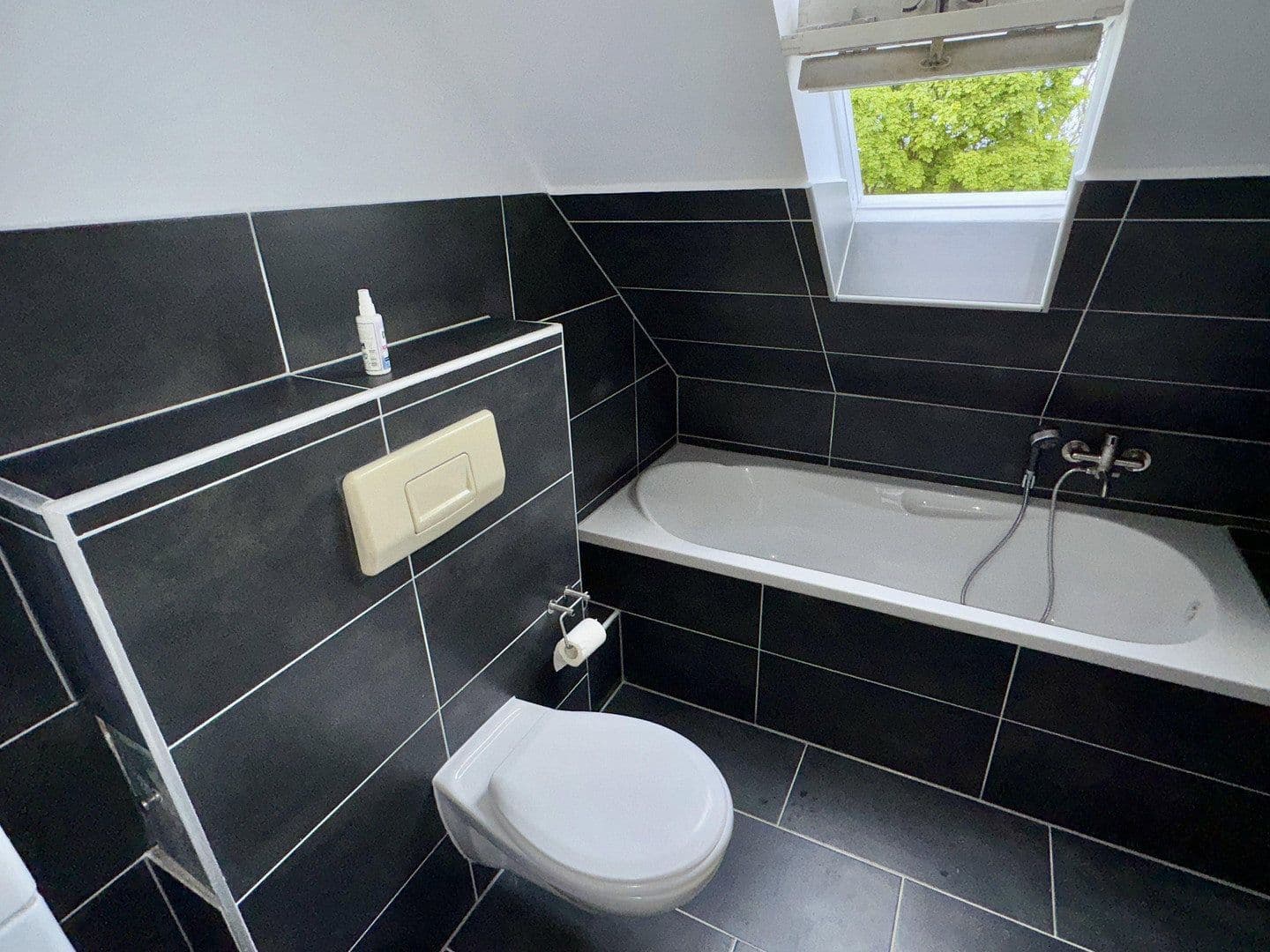Pronájem bytu 3+1 79 m², Wuppertal Cronenberg, Severní Porýní-Vestfálsko Pronájem bytu 3+1 79 m², Wuppertal Cronenberg, Severní Porýní-Vestfálsko