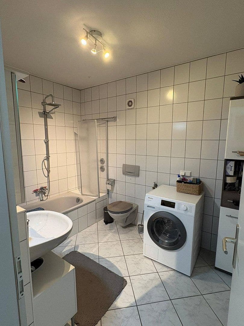 Pronájem bytu 3+1 100 m², Neuer Weg 8, Rosbach v. d. Höhe, Hessen Pronájem bytu 3+1 100 m², Neuer Weg 8, Rosbach v. d. Höhe, Hessen