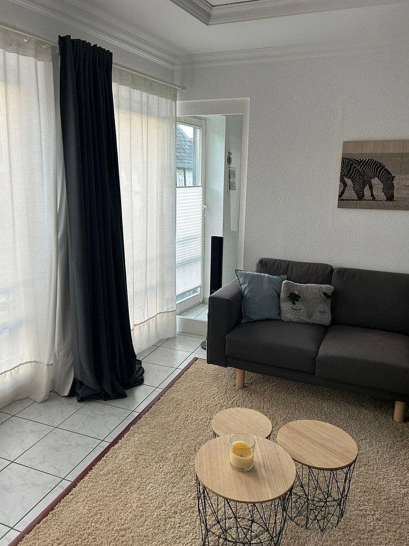 Pronájem bytu 3+1 100 m², Neuer Weg 8, Rosbach v. d. Höhe, Hessen Pronájem bytu 3+1 100 m², Neuer Weg 8, Rosbach v. d. Höhe, Hessen