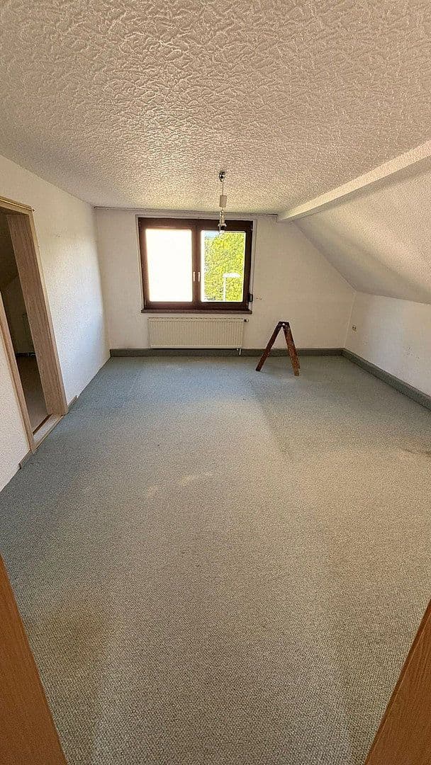 Prodej domu 90 m², pozemek 399 m², Burgstraße 8 08228, Rodewisch, Sasko Prodej domu 90 m², pozemek 399 m², Burgstraße 8 08228, Rodewisch, Sasko