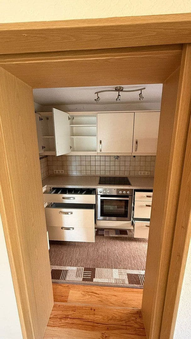 Prodej domu 90 m², pozemek 399 m², Burgstraße 8 08228, Rodewisch, Sasko Prodej domu 90 m², pozemek 399 m², Burgstraße 8 08228, Rodewisch, Sasko