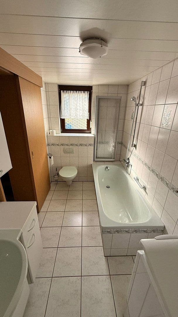 Prodej domu 90 m², pozemek 399 m², Burgstraße 8 08228, Rodewisch, Sasko Prodej domu 90 m², pozemek 399 m², Burgstraße 8 08228, Rodewisch, Sasko