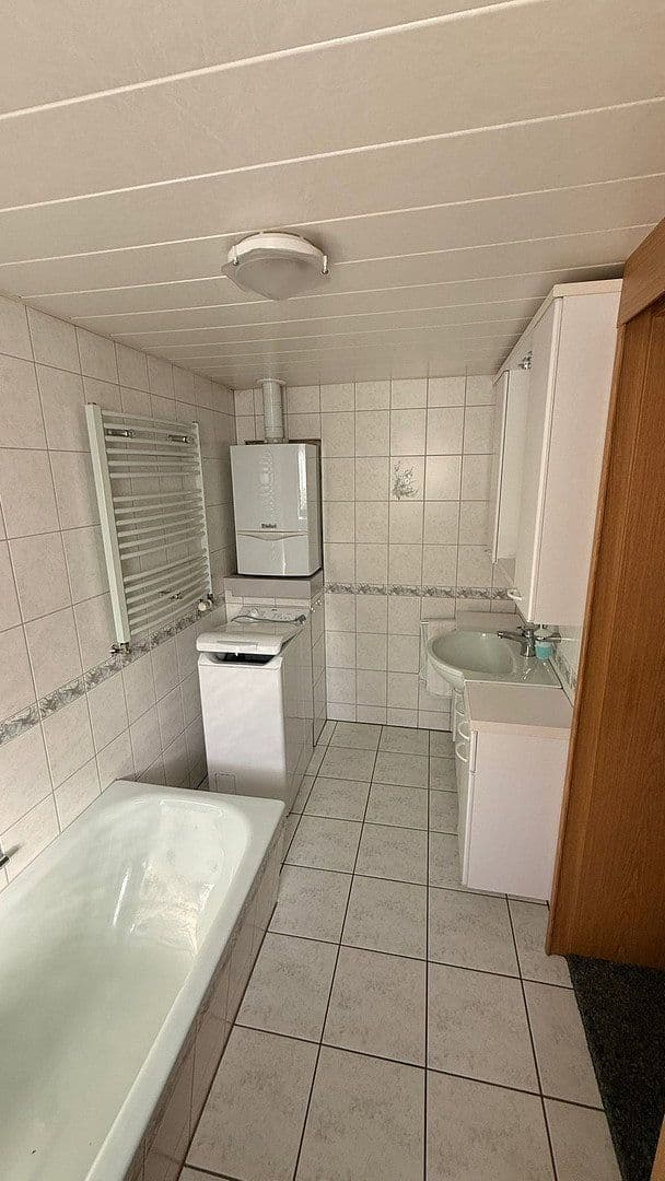 Prodej domu 90 m², pozemek 399 m², Burgstraße 8 08228, Rodewisch, Sasko Prodej domu 90 m², pozemek 399 m², Burgstraße 8 08228, Rodewisch, Sasko