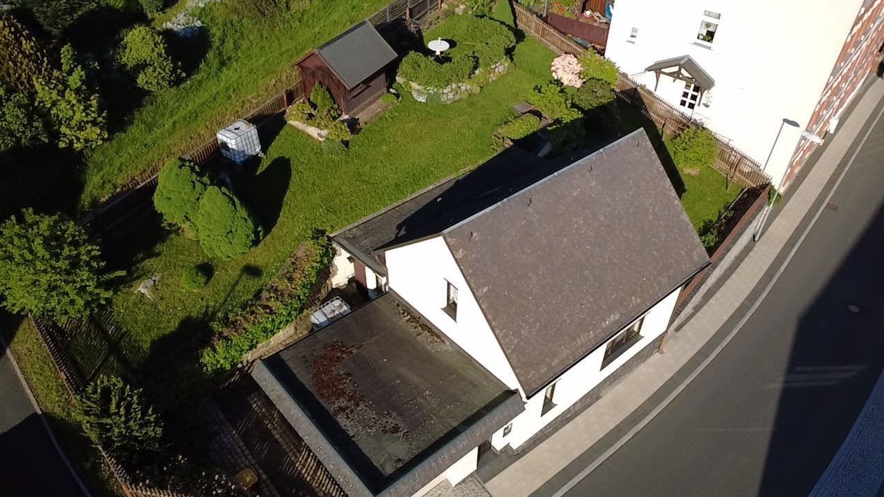 Prodej domu 90 m², pozemek 399 m², Burgstraße 8 08228, Rodewisch, Sasko Prodej domu 90 m², pozemek 399 m², Burgstraße 8 08228, Rodewisch, Sasko