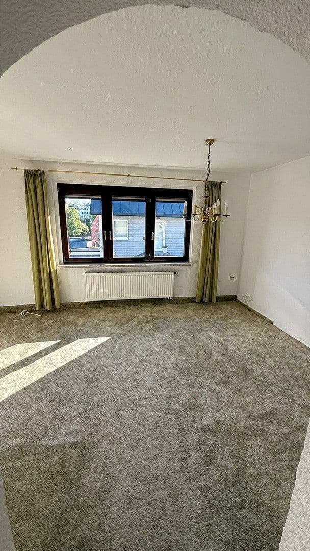 Prodej domu 90 m², pozemek 399 m², Burgstraße 8 08228, Rodewisch, Sasko Prodej domu 90 m², pozemek 399 m², Burgstraße 8 08228, Rodewisch, Sasko