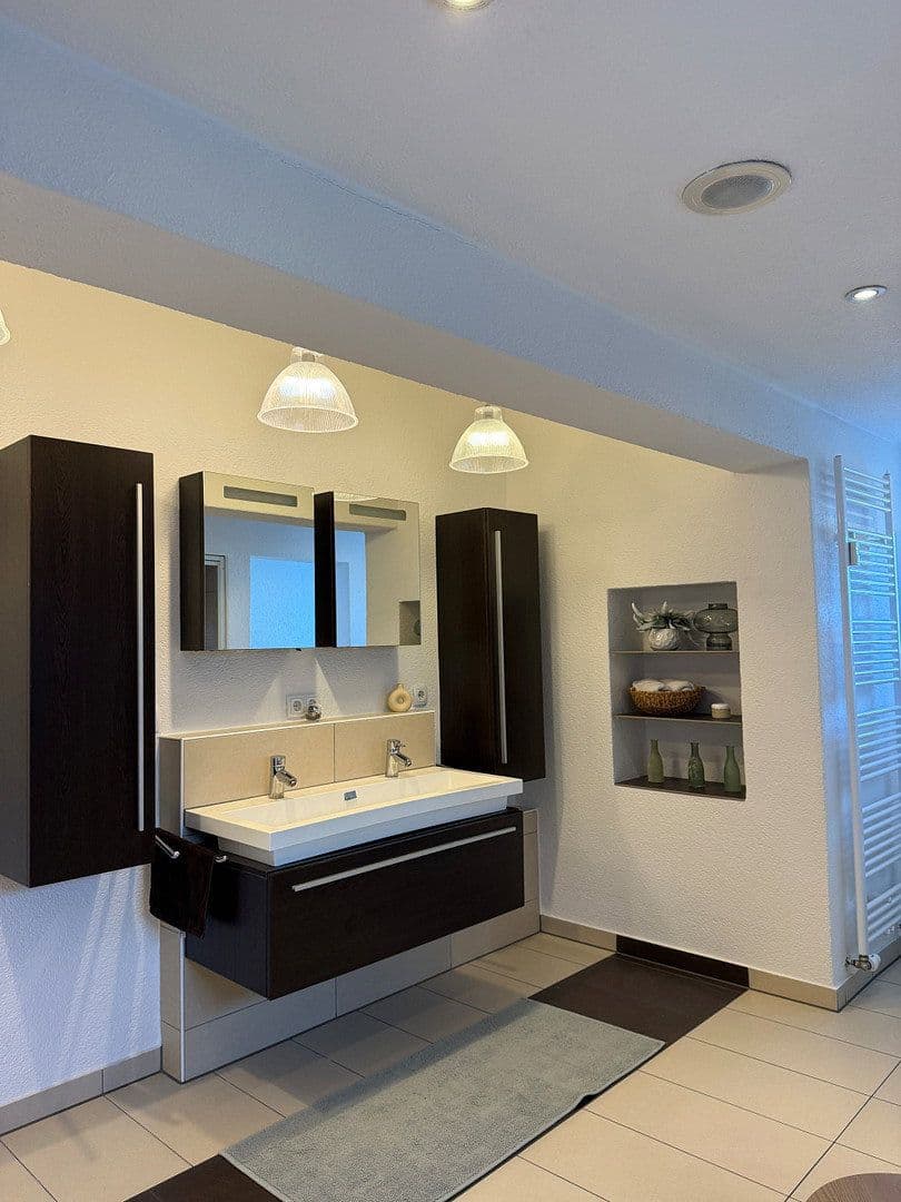 Prodej bytu 4+kk 165 m², Freiberg am Neckar, Bádensko-Württembersko Prodej bytu 4+kk 165 m², Freiberg am Neckar, Bádensko-Württembersko