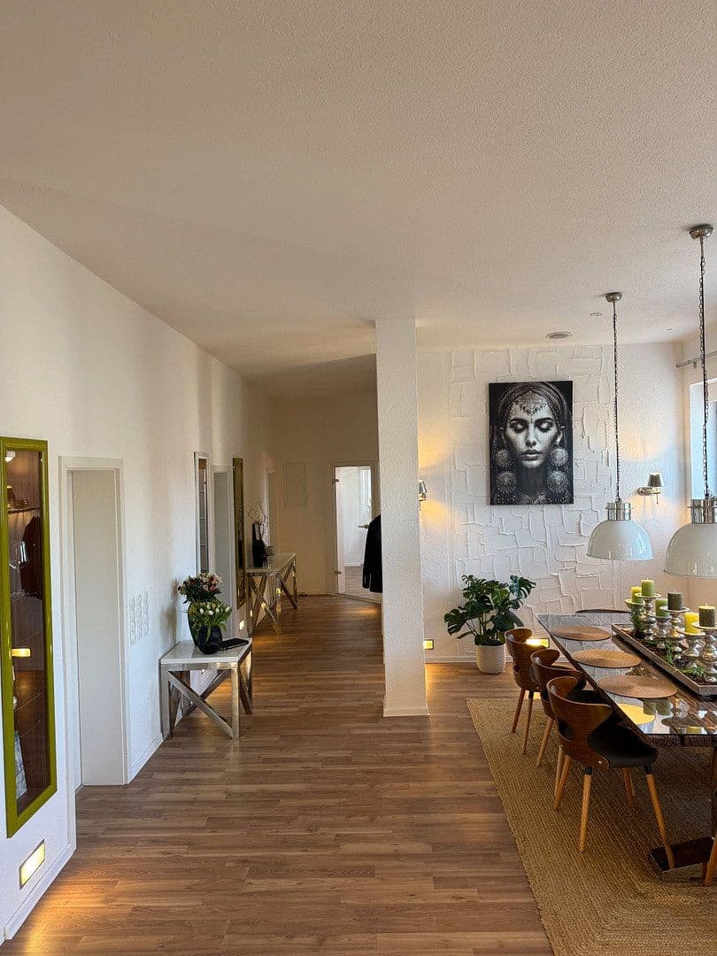 Prodej bytu 4+kk 165 m², Freiberg am Neckar, Bádensko-Württembersko Prodej bytu 4+kk 165 m², Freiberg am Neckar, Bádensko-Württembersko