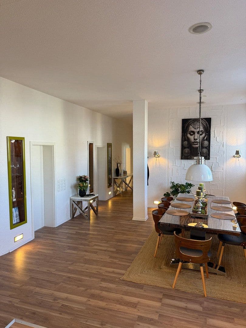 Prodej bytu 4+kk 165 m², Freiberg am Neckar, Bádensko-Württembersko Prodej bytu 4+kk 165 m², Freiberg am Neckar, Bádensko-Württembersko