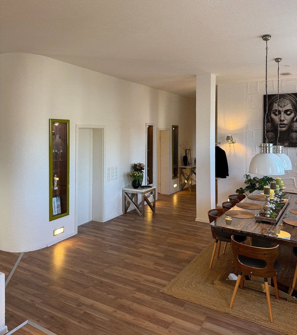 Prodej bytu 4+kk 165 m², Freiberg am Neckar, Bádensko-Württembersko Prodej bytu 4+kk 165 m², Freiberg am Neckar, Bádensko-Württembersko