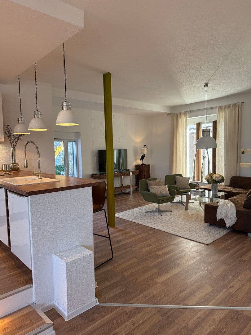 Prodej bytu 4+kk 165 m², Freiberg am Neckar, Bádensko-Württembersko Prodej bytu 4+kk 165 m², Freiberg am Neckar, Bádensko-Württembersko