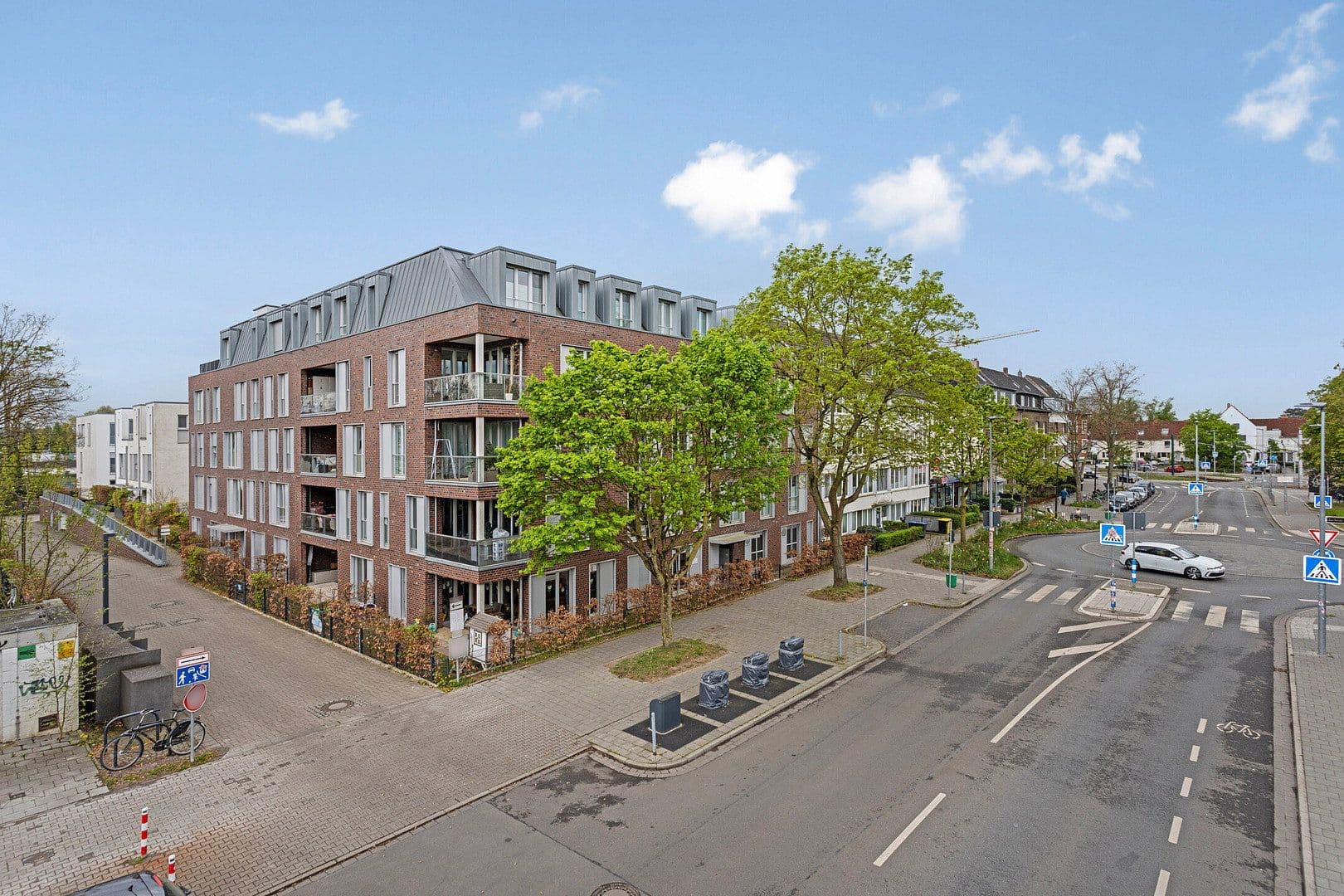 Prodej bytu 3+1 107 m², Ulenbergstraße 1, Düsseldorf, Severní Porýní-Vestfálsko Prodej bytu 3+1 107 m², Ulenbergstraße 1, Düsseldorf, Severní Porýní-Vestfálsko
