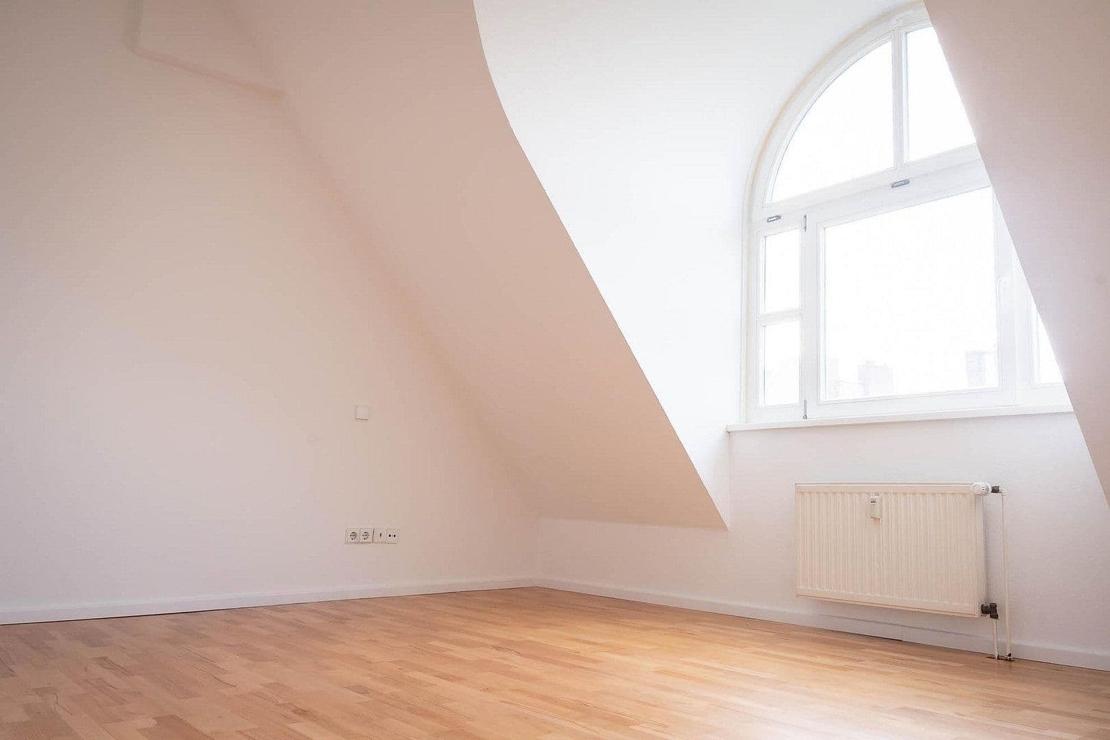Prodej bytu 3+1 86 m², Berlin, Berlín Prodej bytu 3+1 86 m², Berlin, Berlín