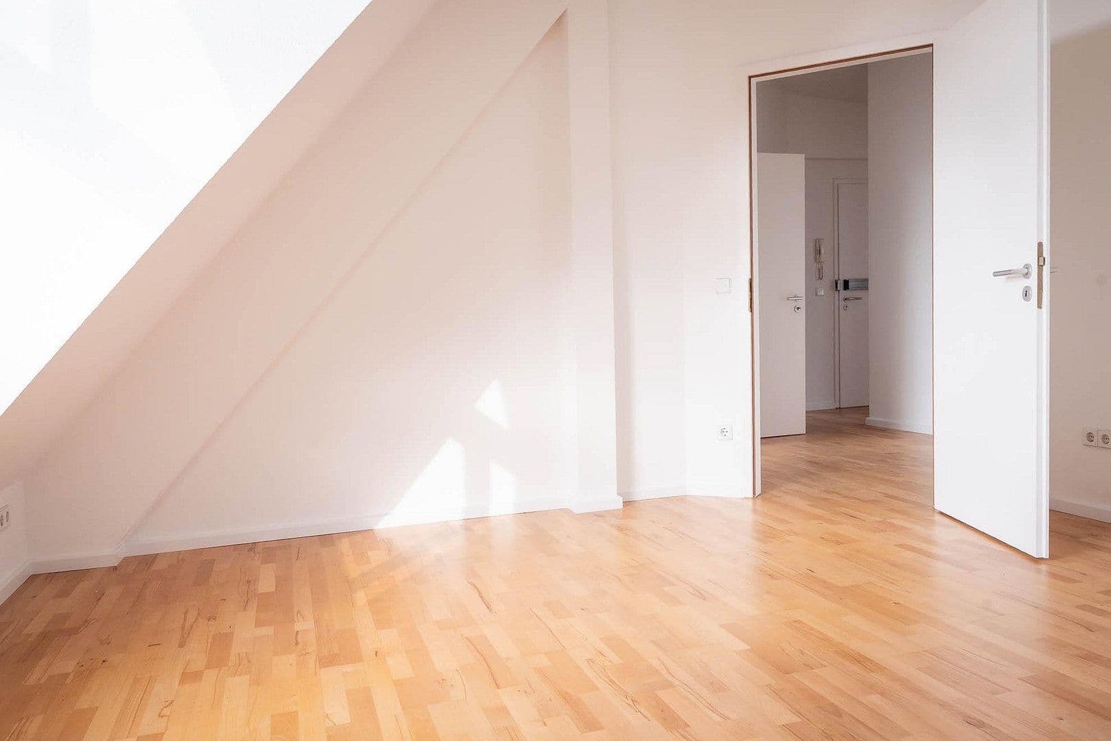 Prodej bytu 3+1 86 m², Berlin, Berlín Prodej bytu 3+1 86 m², Berlin, Berlín