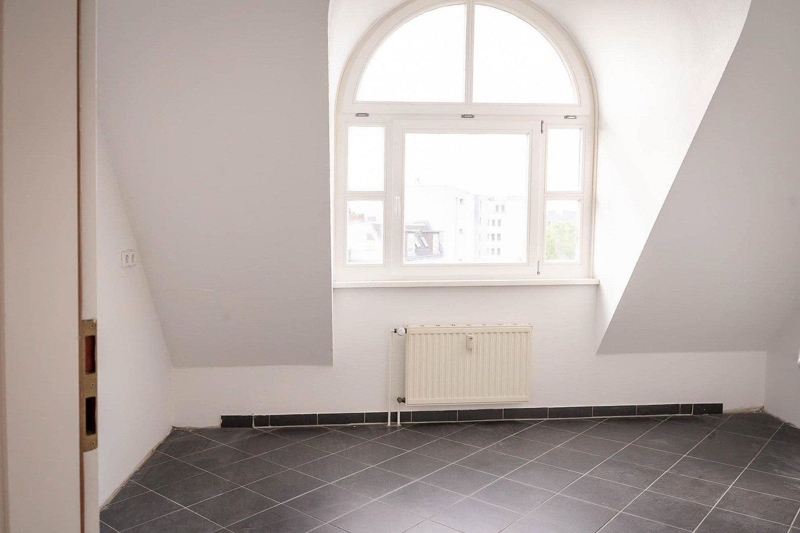 Prodej bytu 3+1 86 m², Berlin, Berlín Prodej bytu 3+1 86 m², Berlin, Berlín