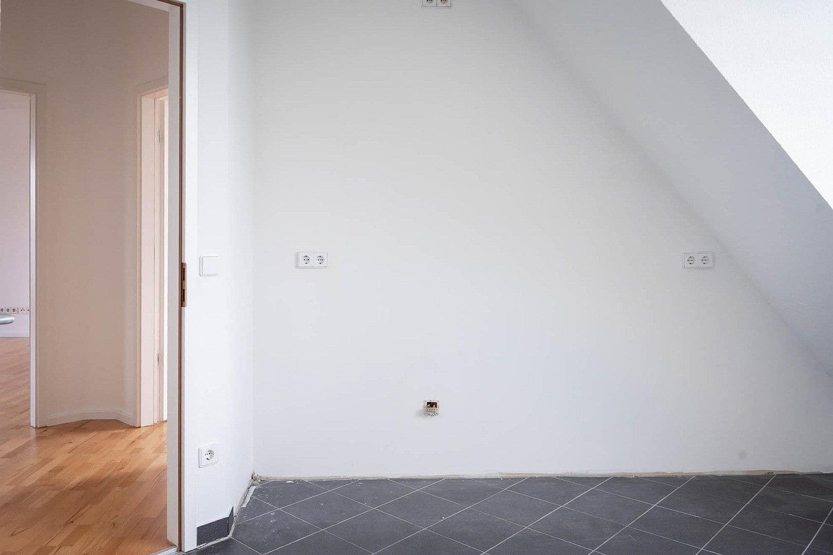 Prodej bytu 3+1 86 m², Berlin, Berlín Prodej bytu 3+1 86 m², Berlin, Berlín