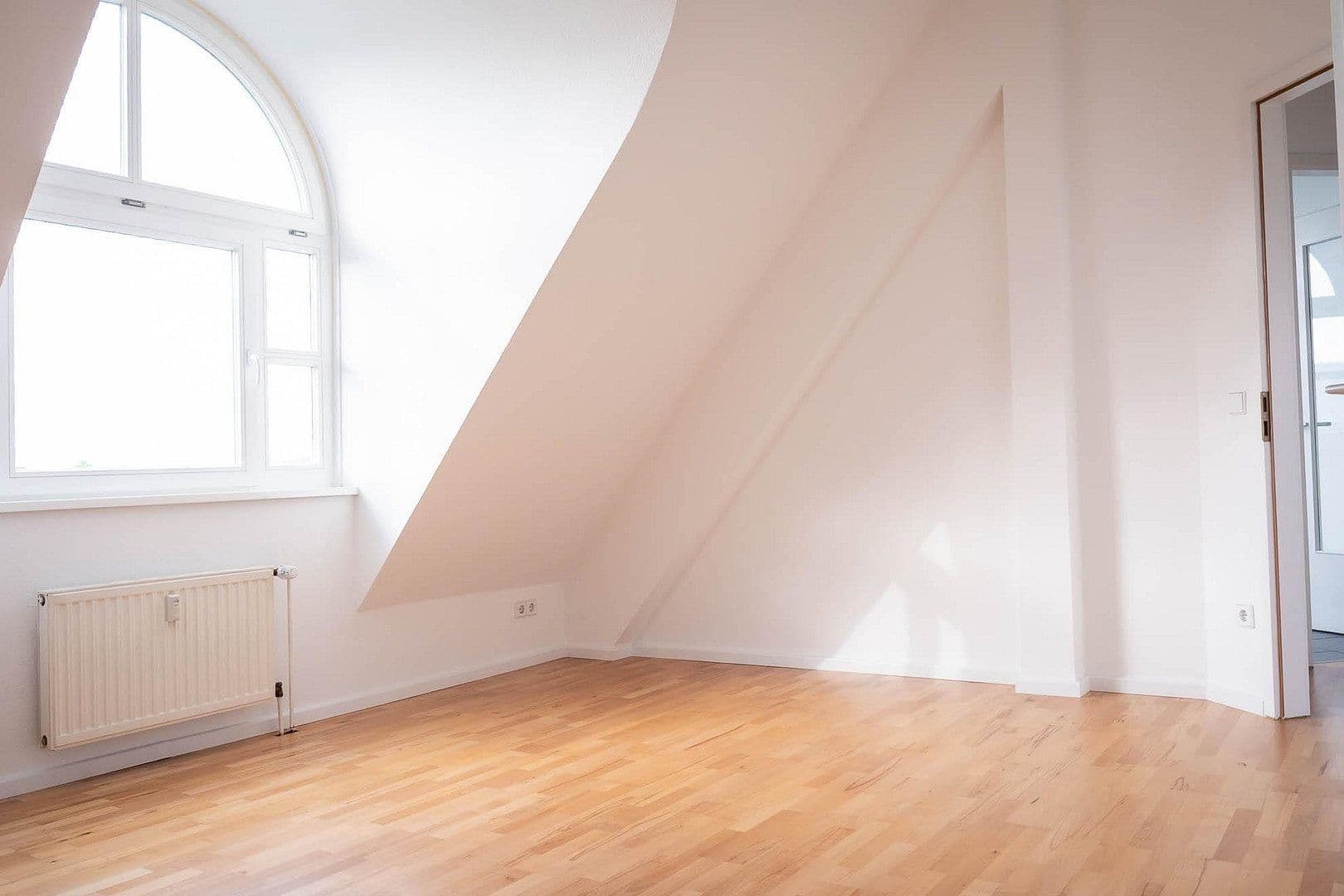 Prodej bytu 3+1 86 m², Berlin, Berlín Prodej bytu 3+1 86 m², Berlin, Berlín