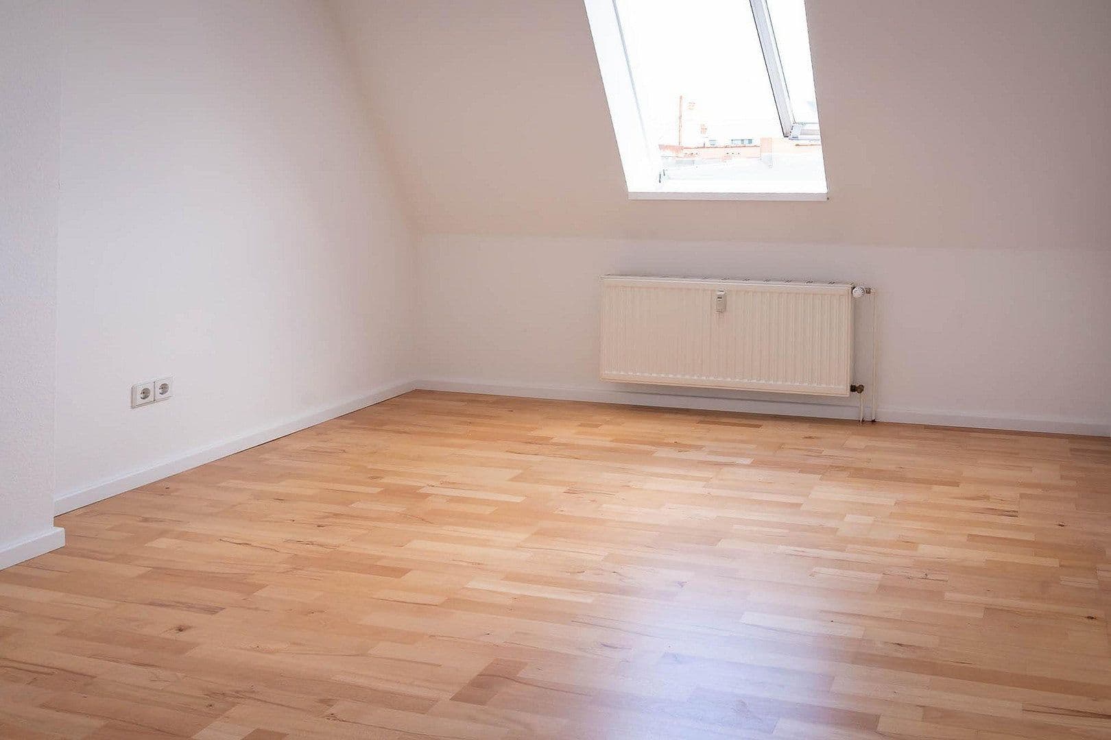 Prodej bytu 3+1 86 m², Berlin, Berlín Prodej bytu 3+1 86 m², Berlin, Berlín