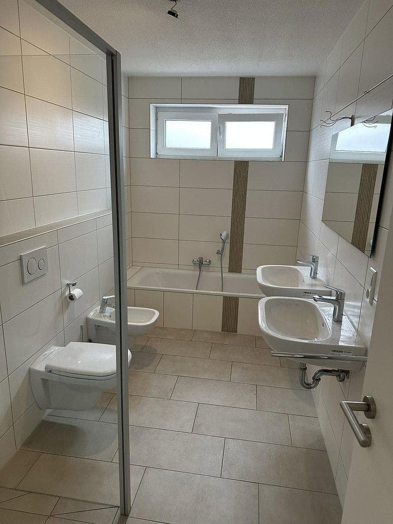 Pronájem bytu 4+1 98 m², Neckarpark 47, Villingen-Schwenningen, Bádensko-Württembersko Pronájem bytu 4+1 98 m², Neckarpark 47, Villingen-Schwenningen, Bádensko-Württembersko