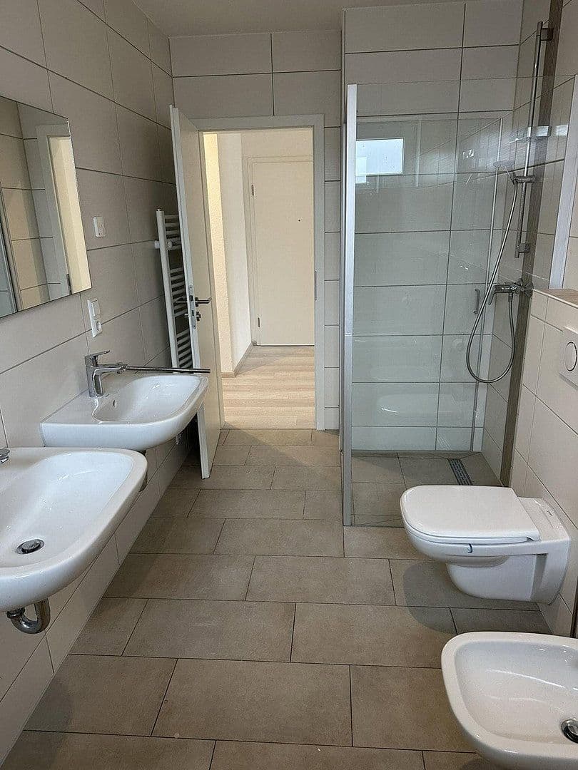 Pronájem bytu 4+1 98 m², Neckarpark 47, Villingen-Schwenningen, Bádensko-Württembersko Pronájem bytu 4+1 98 m², Neckarpark 47, Villingen-Schwenningen, Bádensko-Württembersko