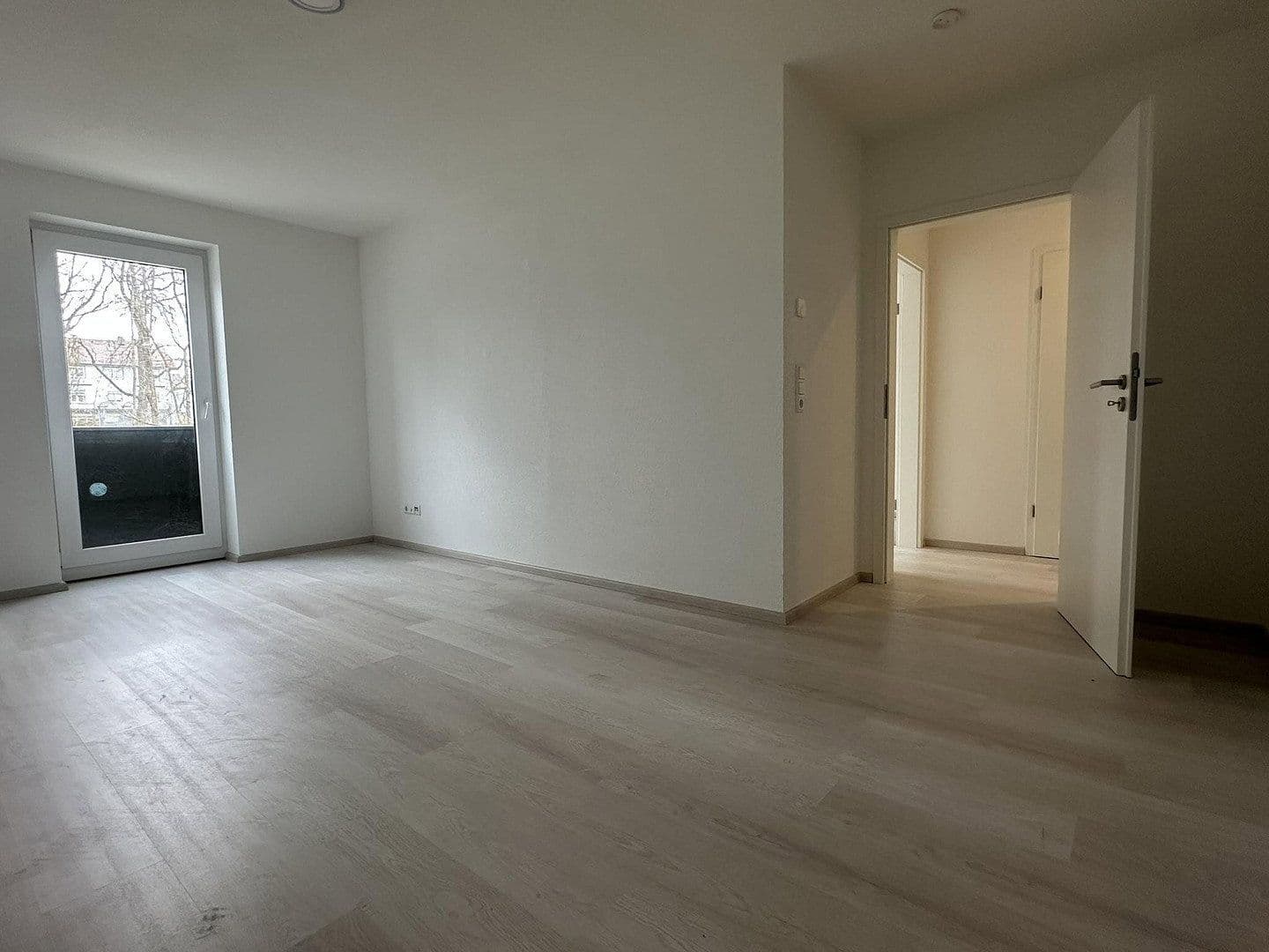 Pronájem bytu 4+1 98 m², Neckarpark 47, Villingen-Schwenningen, Bádensko-Württembersko Pronájem bytu 4+1 98 m², Neckarpark 47, Villingen-Schwenningen, Bádensko-Württembersko