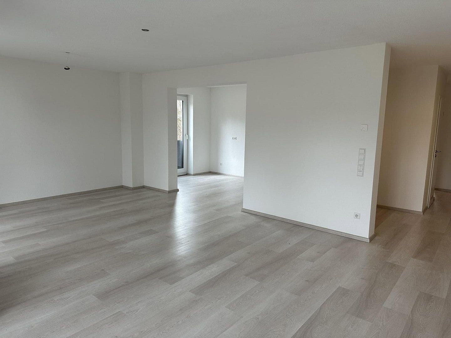 Pronájem bytu 4+1 98 m², Neckarpark 47, Villingen-Schwenningen, Bádensko-Württembersko Pronájem bytu 4+1 98 m², Neckarpark 47, Villingen-Schwenningen, Bádensko-Württembersko