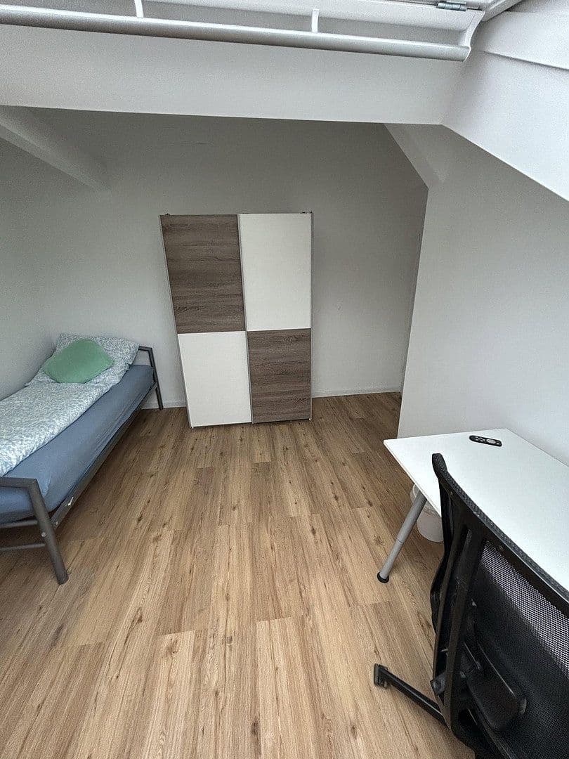Pronájem bytu 3+1 15 m², Karlsruhe, Bádensko-Württembersko Pronájem bytu 3+1 15 m², Karlsruhe, Bádensko-Württembersko