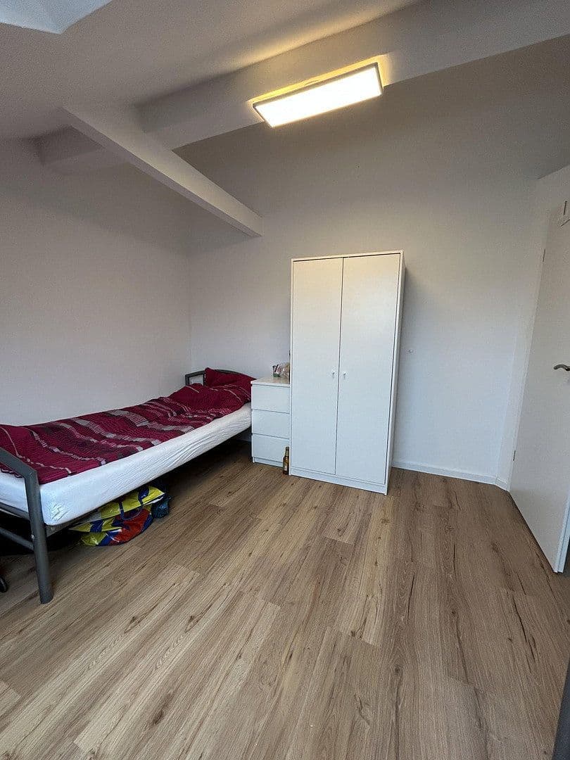 Pronájem bytu 3+1 15 m², Karlsruhe, Bádensko-Württembersko Pronájem bytu 3+1 15 m², Karlsruhe, Bádensko-Württembersko