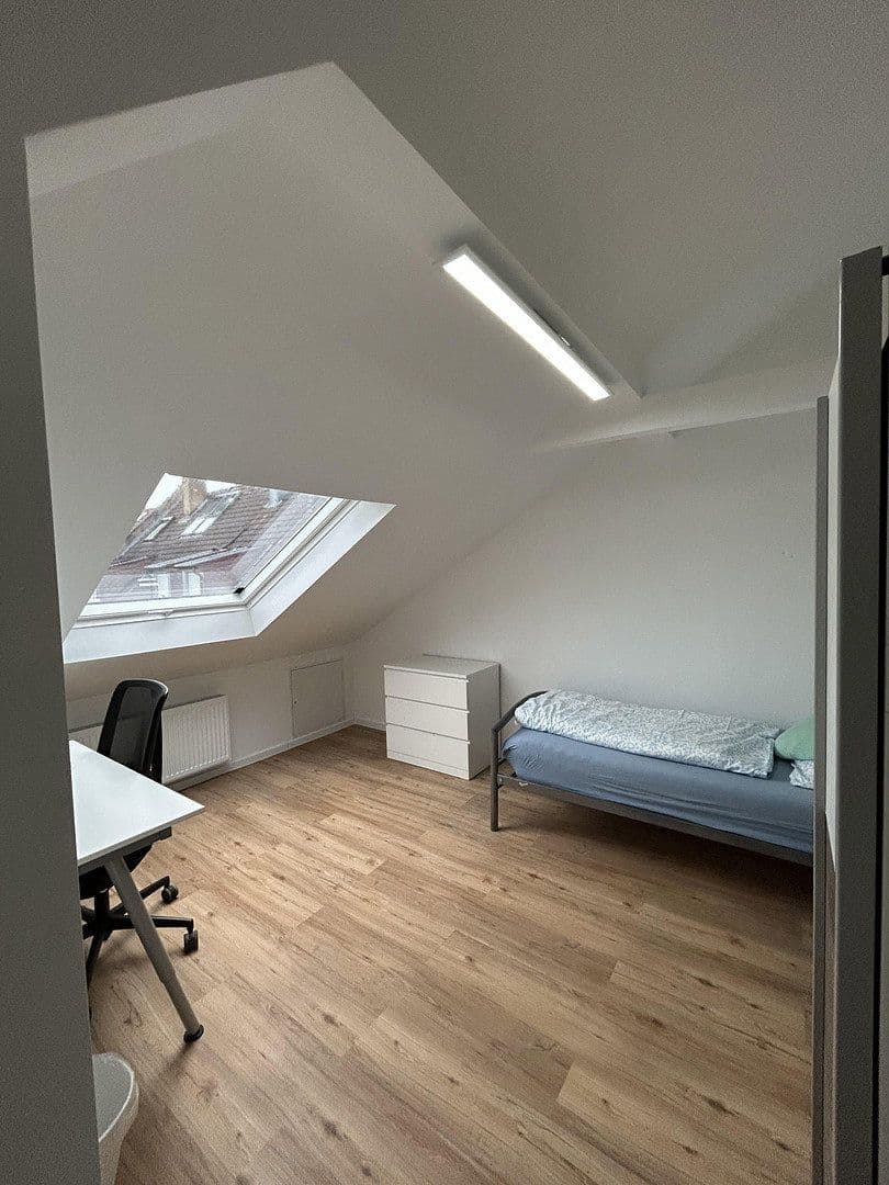 Pronájem bytu 3+1 15 m², Karlsruhe, Bádensko-Württembersko Pronájem bytu 3+1 15 m², Karlsruhe, Bádensko-Württembersko