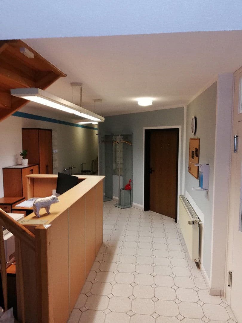 Prodej domu 179 m², pozemek 1.108 m², Bahnhofstraße 2, Lübz, Mecklenburg-Vorpommern Prodej domu 179 m², pozemek 1.108 m², Bahnhofstraße 2, Lübz, Mecklenburg-Vorpommern